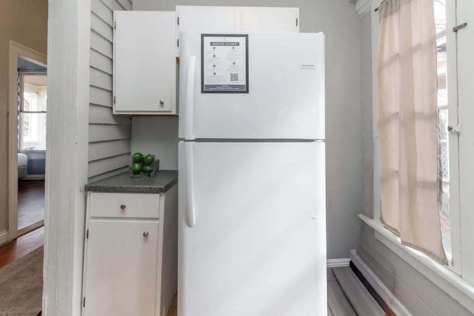 Front Unit - Kitchen