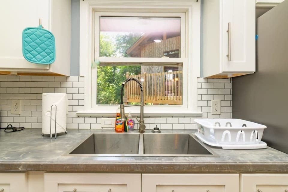 Kitchen sink