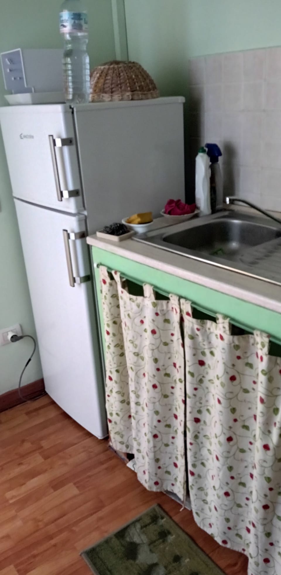 Oven, stovetop, espresso maker, coffee/tea maker