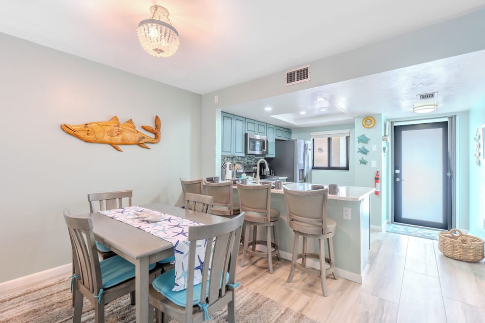 Dining with Additional Kitchen Bar Seating