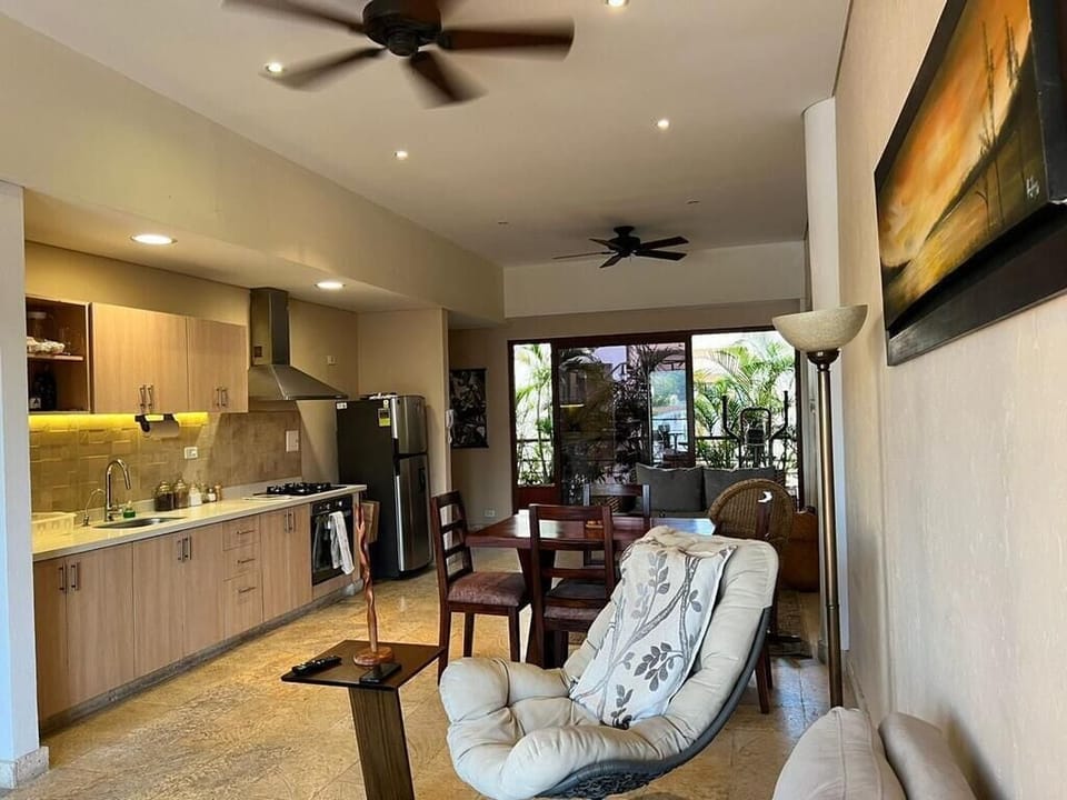 Apartment, Balcony, Bay View | Living area