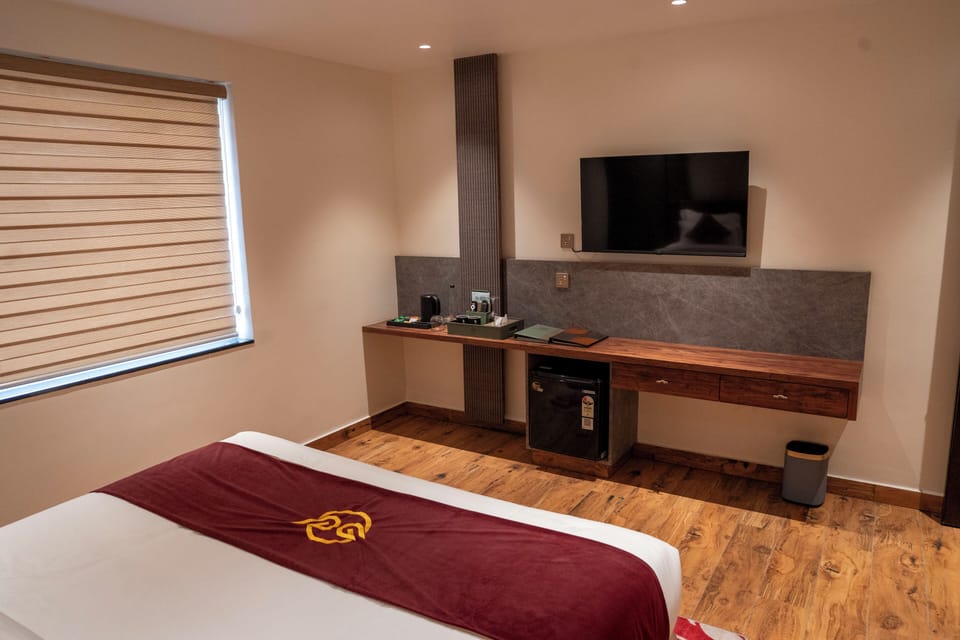 Standard Double or Twin Room | In-room safe, desk, blackout drapes, iron/ironing board