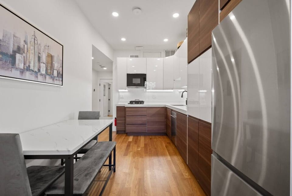Open-Concept Modern Kitchen and Dining Area