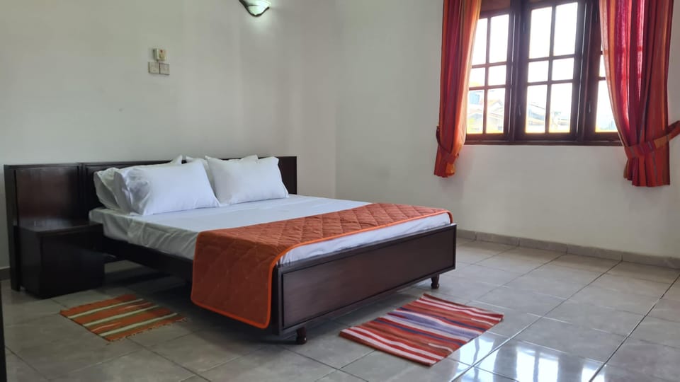 Comfort Apartment, Balcony | Iron/ironing board