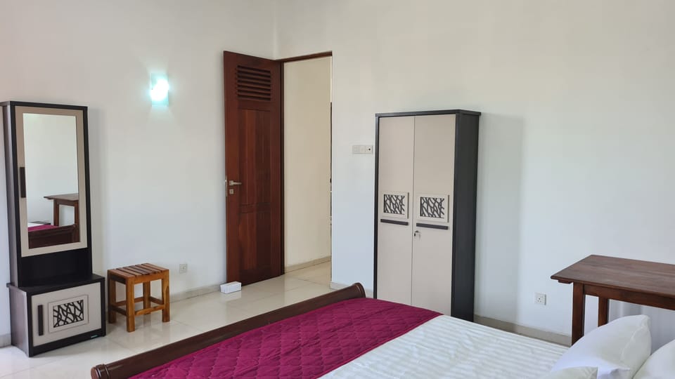 Comfort Apartment, Balcony | Iron/ironing board