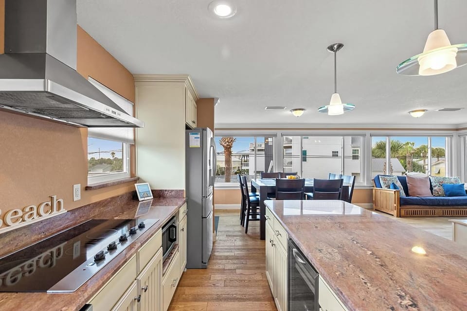 House, Multiple Beds (Coconut Breeze) | Private kitchen