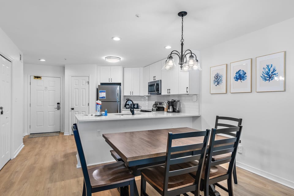 Condo, 1 King Bed with Sofa bed (Maravilla 3108) | Dining