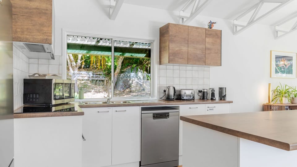 Easy cooking, holiday living