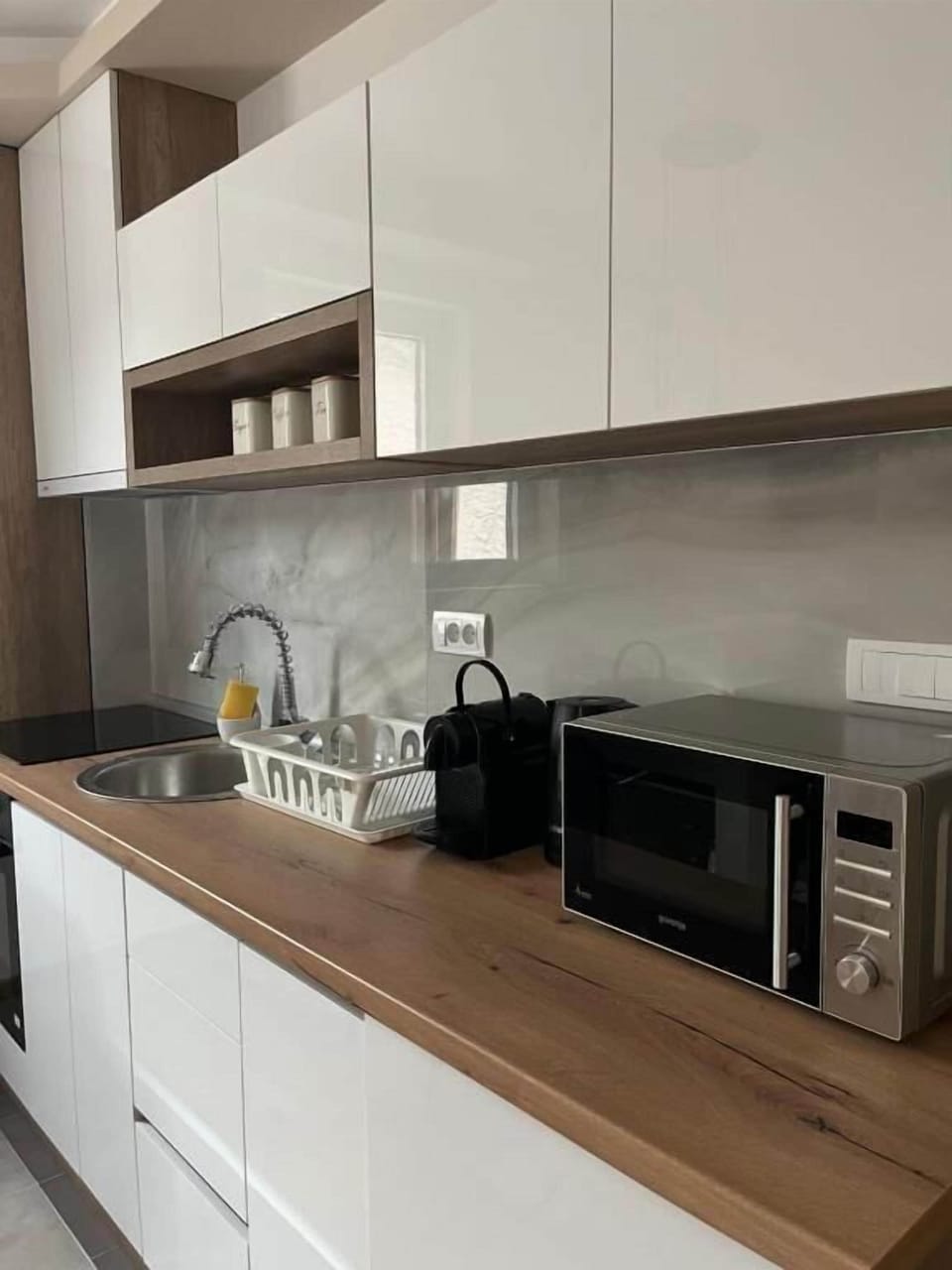 Comfort Apartment, Balcony, Hill View | Private kitchen