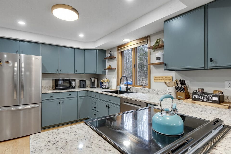 Modern kitchen with everything you need to feel at home