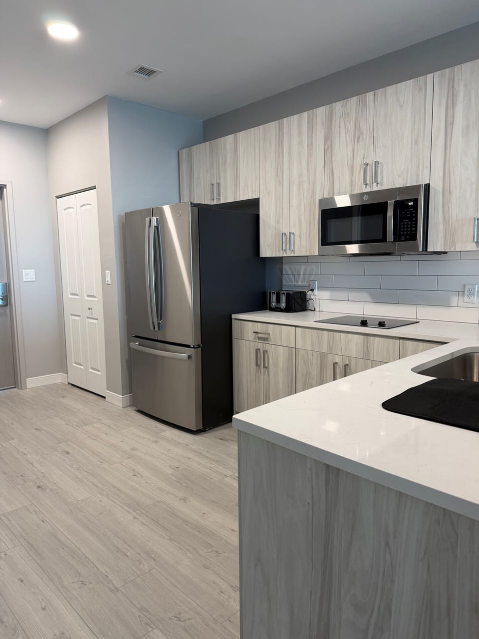 Deluxe Villa, Balcony, Harbor View | Private kitchen | Full-size fridge, microwave, stovetop, dishwasher
