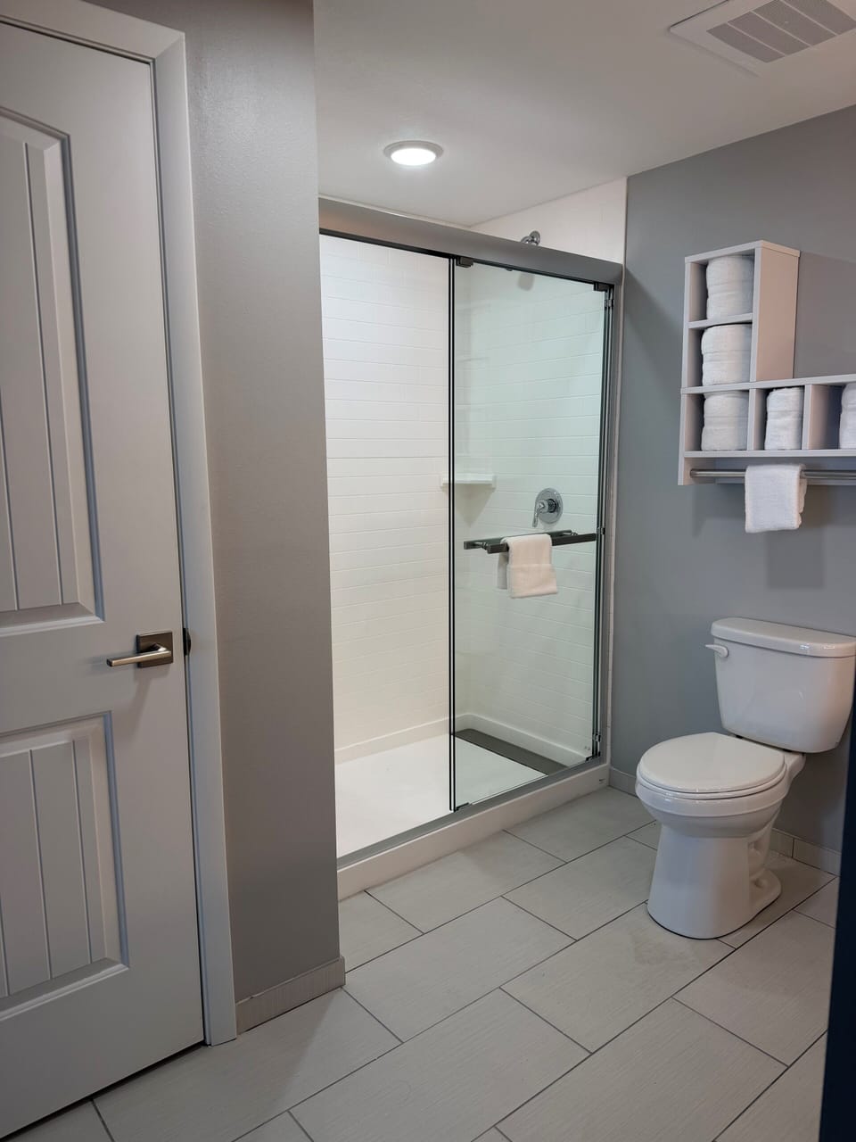 Deluxe Villa, Balcony, Harbor View | Bathroom | Shower, hair dryer, towels, soap