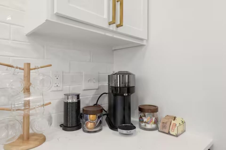 Luxury House, 2 Bedrooms, Non Smoking, Kitchen | Coffee and/or coffee maker