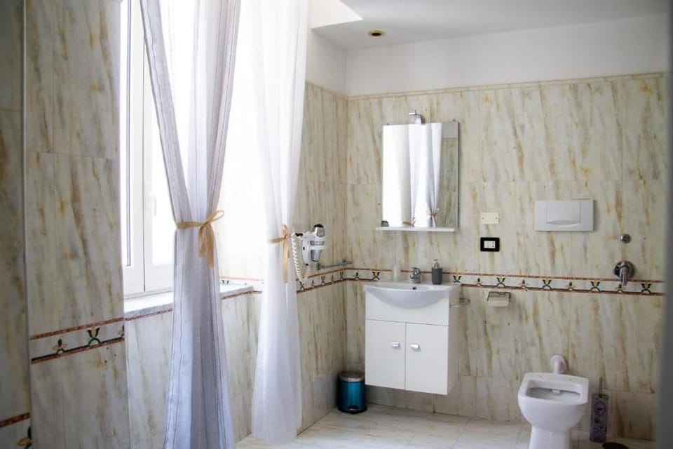 Shower, free toiletries, bidet, soap