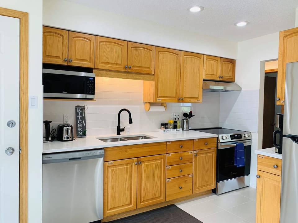 Main Floor Full Kitchen 1