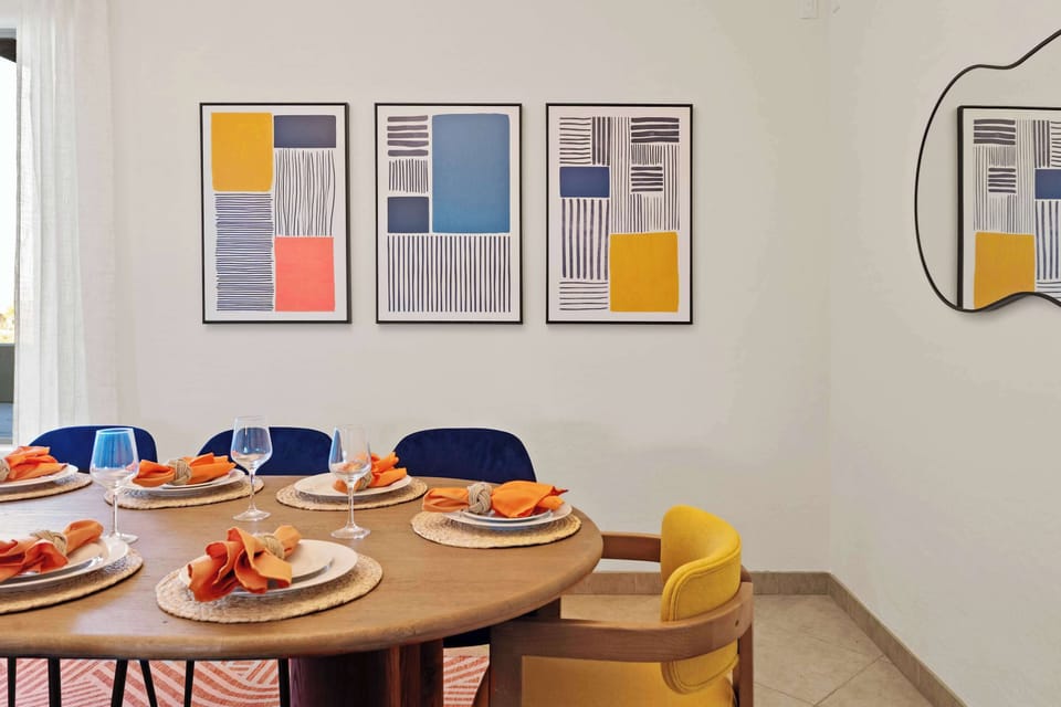 From family dinners to casual bites, this dining space is ready for all your culinary adventures.