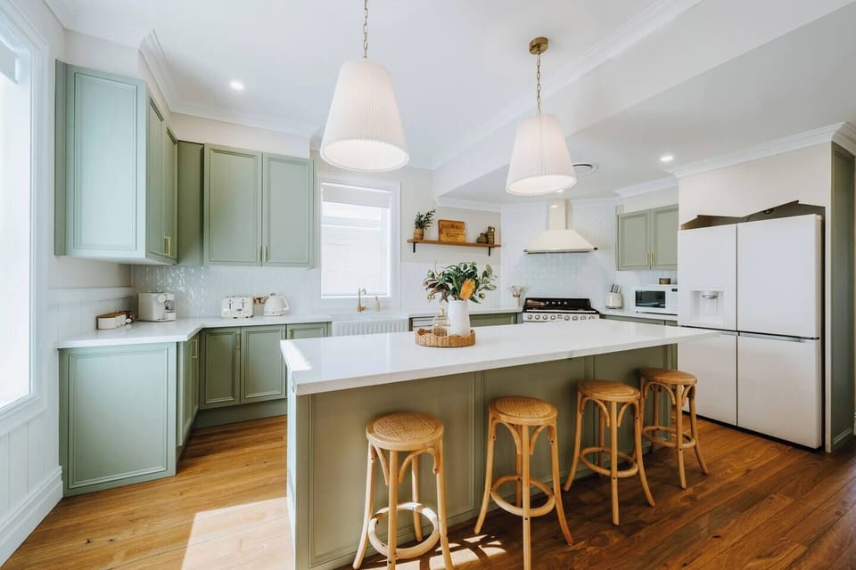 Cook with ease in a well-equipped kitchen with a breakfast bar that keeps everyone connected to the moment.