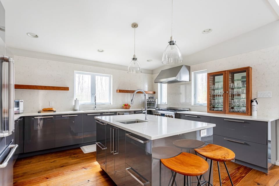 Inviting kitchen island - perfect for morning coffee and casual breakfasts