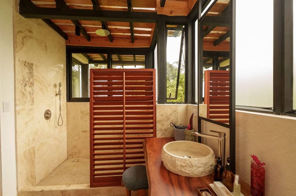 4 Bedroom Horizon View Villa | WiFi (free), bed sheets