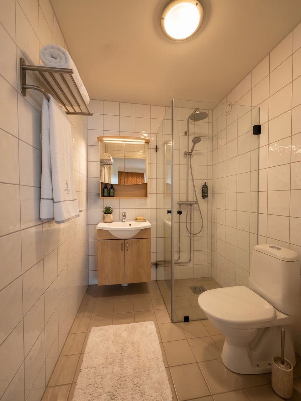Superior Double Room, Balcony, Sea View | Bathroom | Free toiletries, towels, soap, shampoo