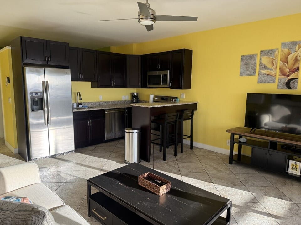 113-5 Eat-in Kitchen