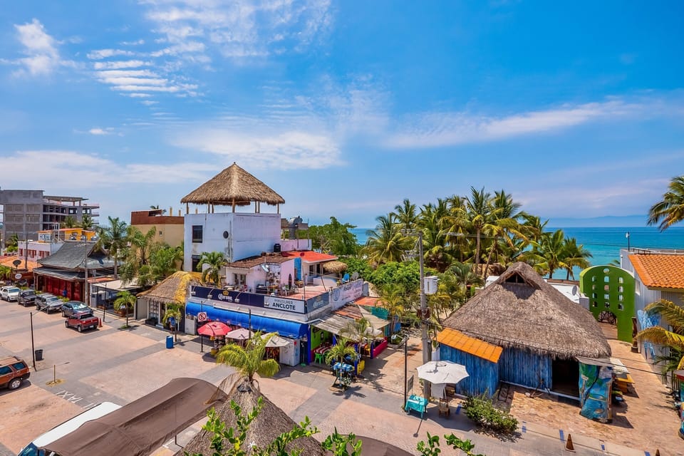 Located just a short walk from beautiful swimmable beaches, this vibrant area offers charming town vibes, turquoise waters, and easy access to local restaurants, shops, and attractions.