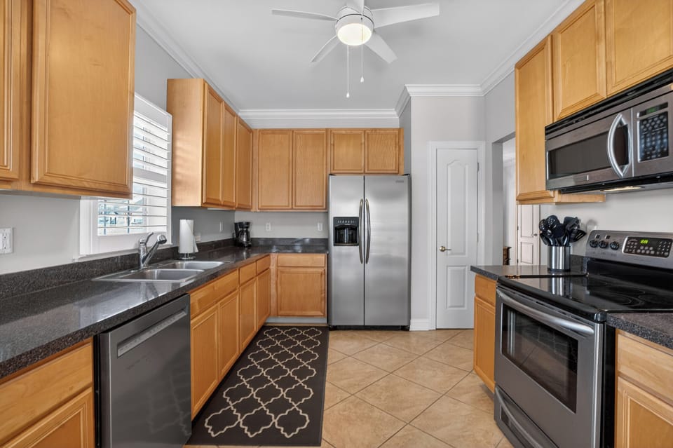 Kitchen-  Plenty of Counter Space and Cabinets for the Home Chef!