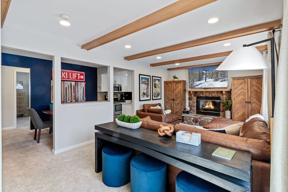 Living Area / Dining