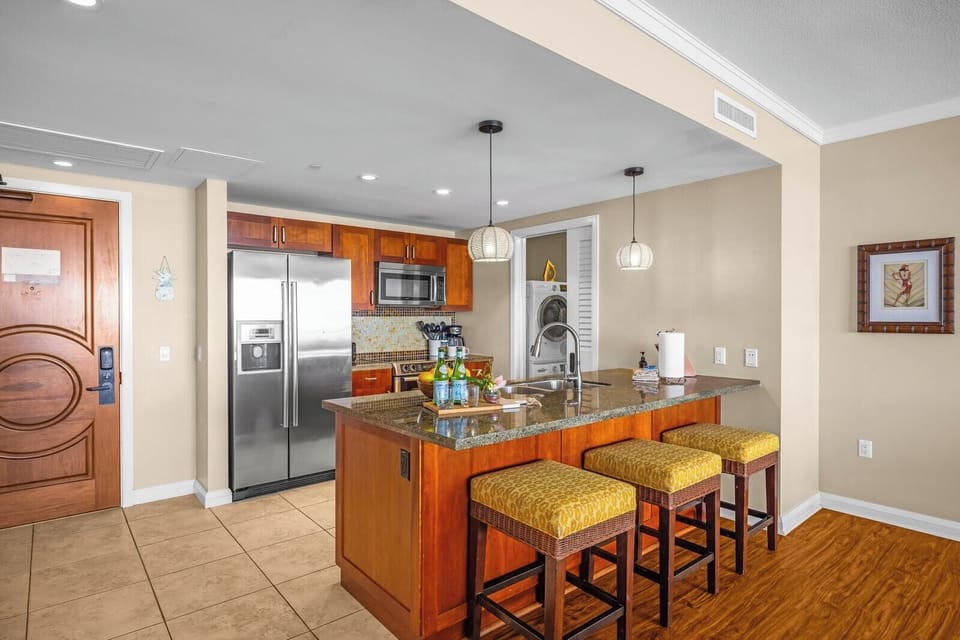 Cook and connect in a modern open kitchen HKK-203