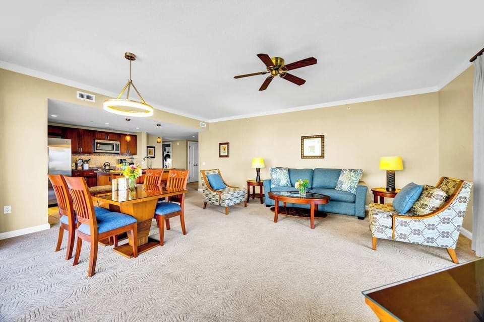 Enjoy a spacious great room that flows from living to dining, giving your group plenty of room to gather and recharge. HKK-213