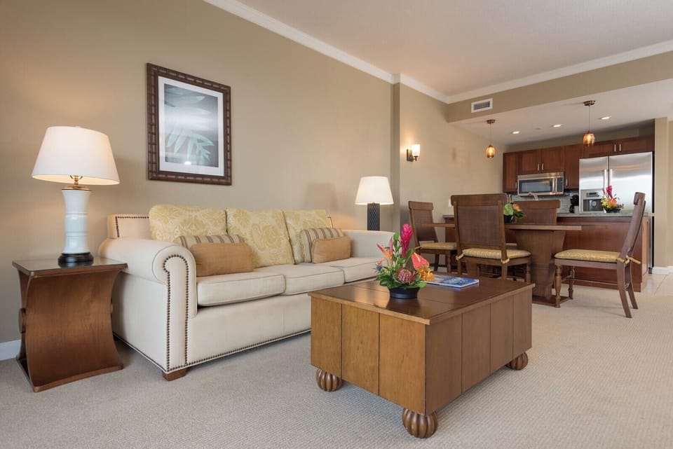 Open concept and perfect layout for families or entertaining    HKK-424