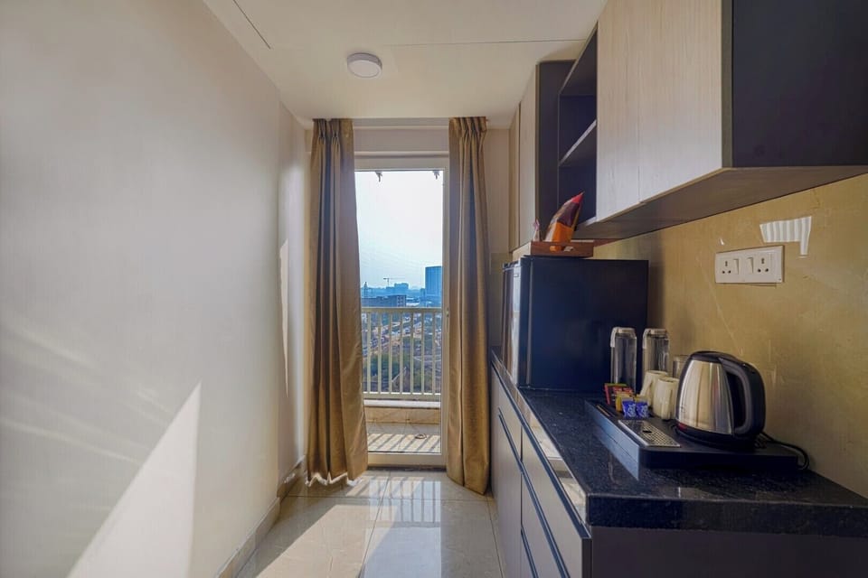 Premium Twin Room | Desk, laptop workspace, soundproofing, free WiFi