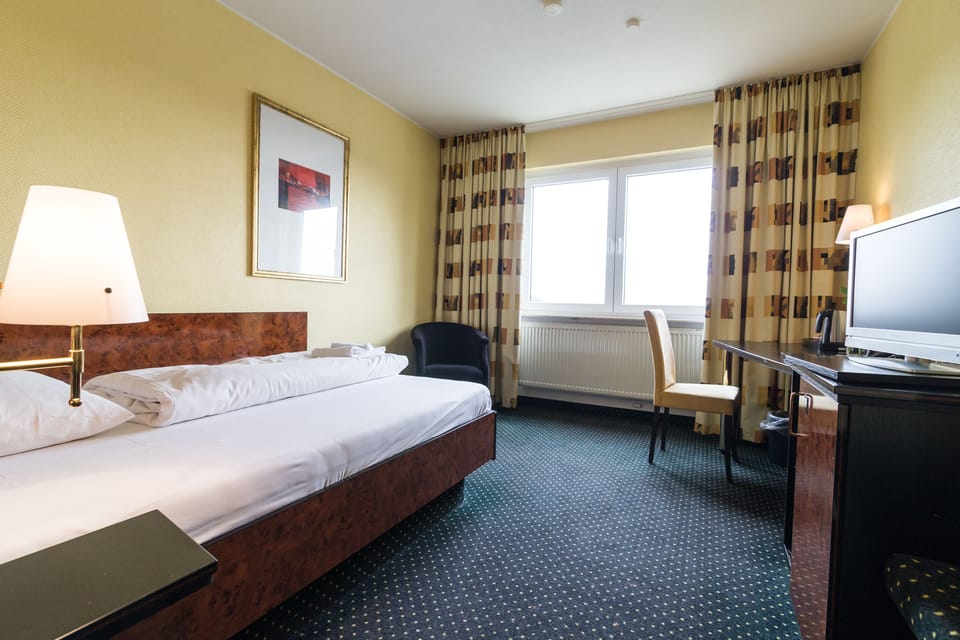 Standard Single Room, 1 Twin Bed | Hypo-allergenic bedding, desk, iron/ironing board, free WiFi