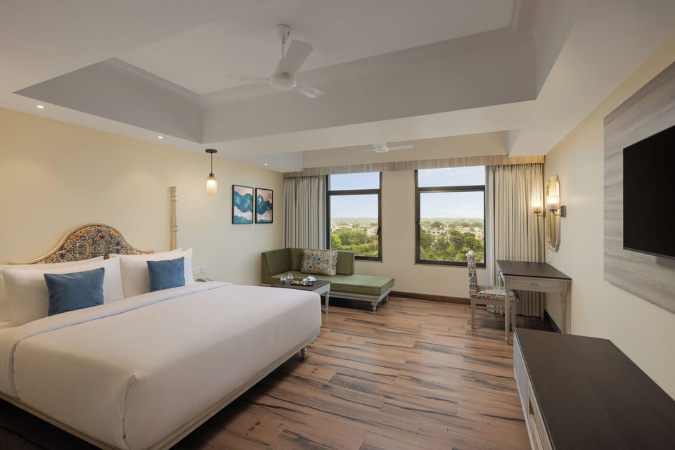 Standard Room | In-room safe, iron/ironing board, WiFi (free), bed sheets
