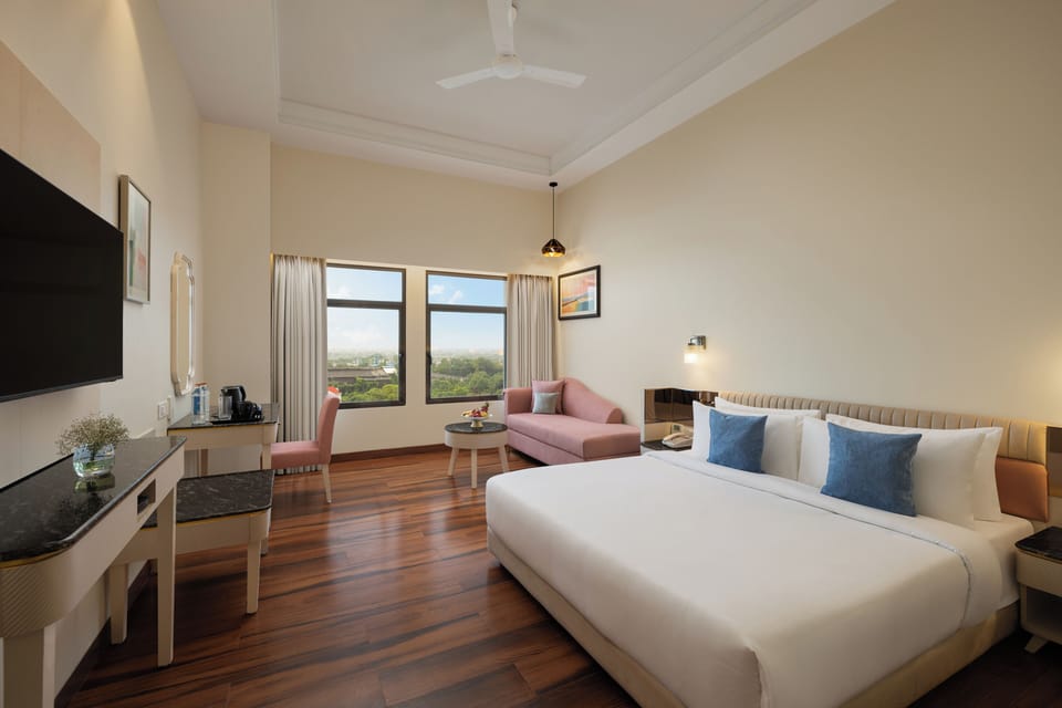 Presidential Suite | In-room safe, iron/ironing board, WiFi (free), bed sheets