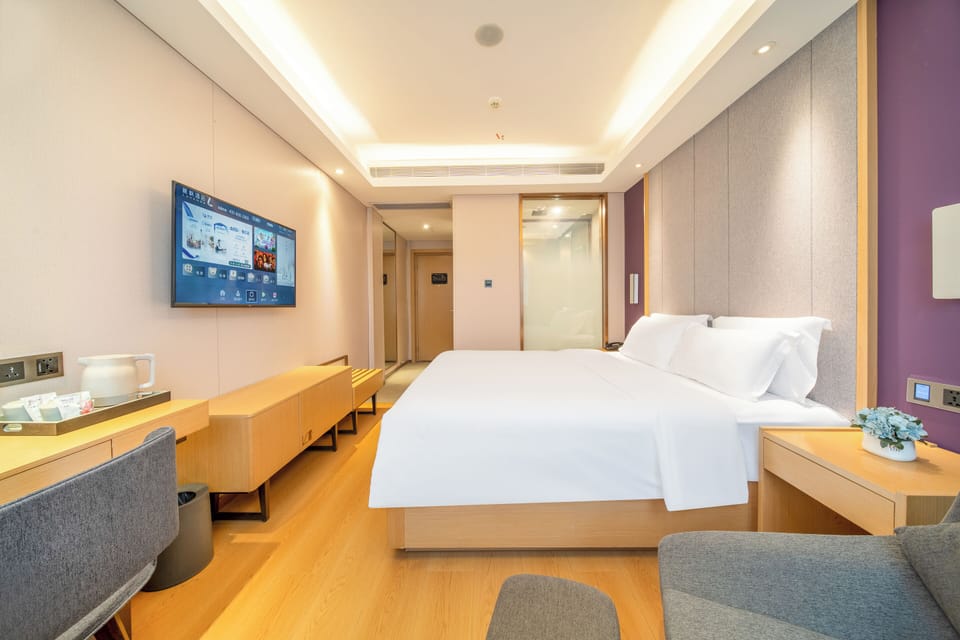 Romantic Double Room, City View | Desk, laptop workspace, blackout drapes, soundproofing