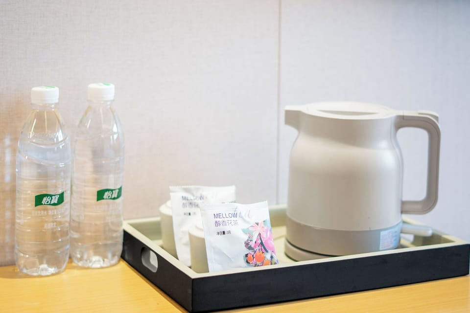 Business Suite, City View | Coffee and/or coffee maker