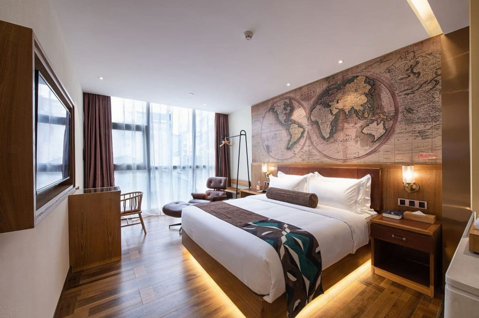 Luxury Double Room, City View | Egyptian cotton sheets, premium bedding, down comforters, pillowtop beds