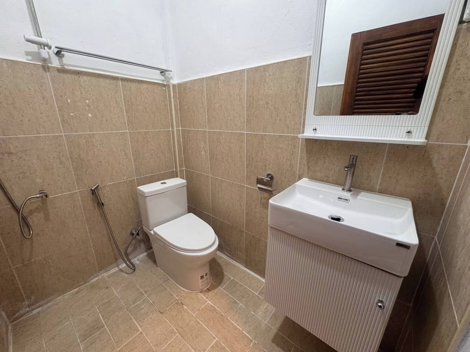 House, 1 Bedroom, Smoking, Balcony | Bathroom