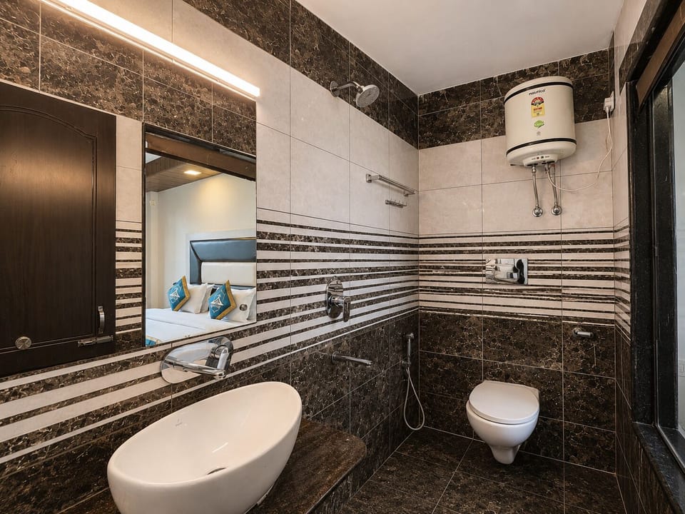 Premium Room, Valley View | Bathroom | Shower, towels, soap, shampoo