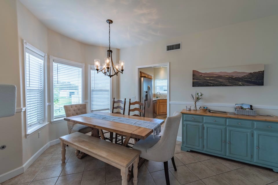 House, Multiple Beds, Hot Tub, Garden View (Our Place Farmhouse) | 4 bedrooms, individually decorated, individually furnished, bed sheets
