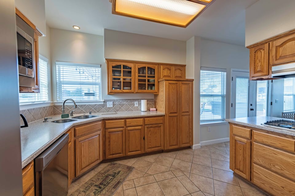 House, Multiple Beds, Hot Tub, Garden View (Our Place Farmhouse) | Private kitchen