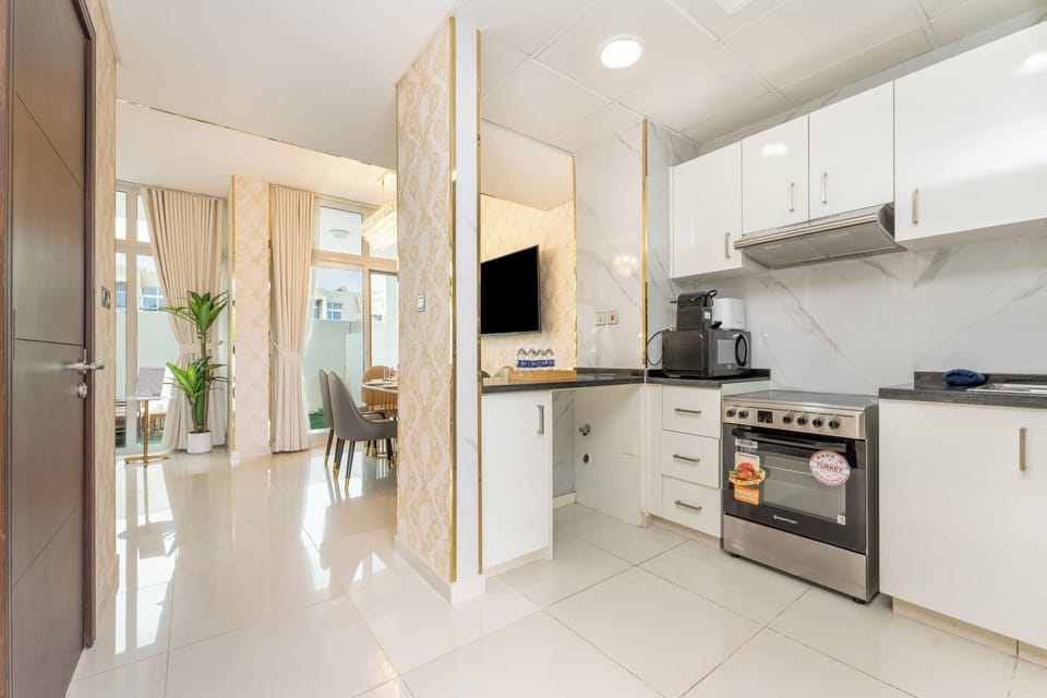 Exclusive Villa, Non Smoking, City View | Private kitchen | Full-size fridge, microwave, oven, stovetop