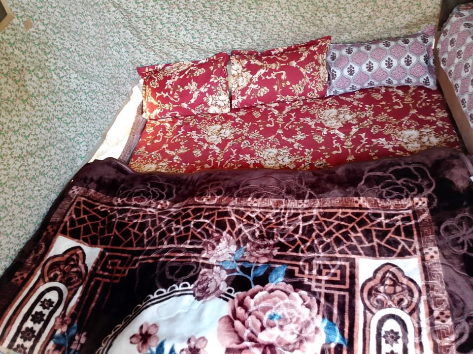 Tent | Rollaway beds, free WiFi, bed sheets