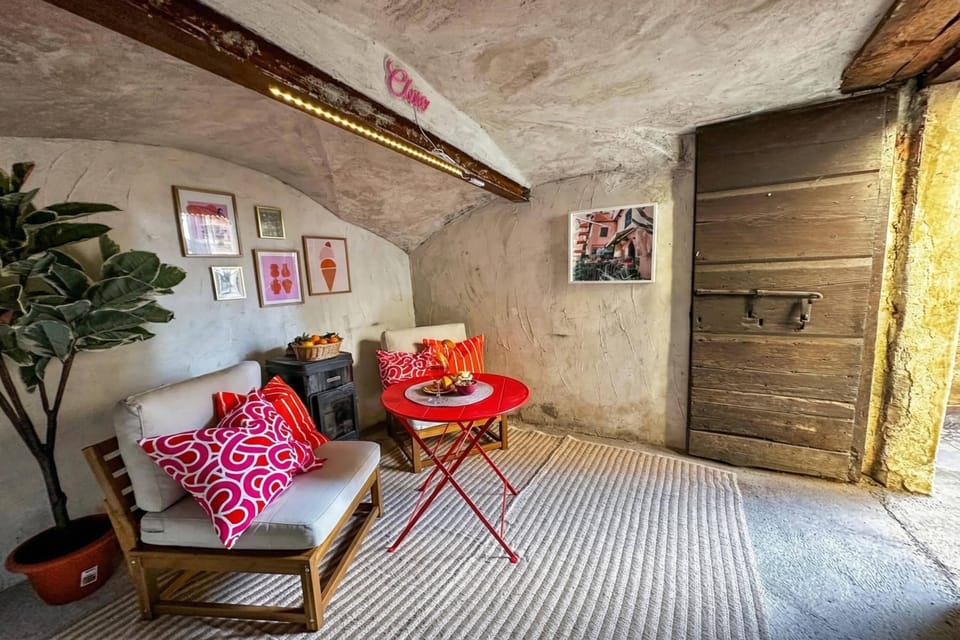 Family House, 1 Bedroom, Fireplace (La Fetta Di Cima) | Interior