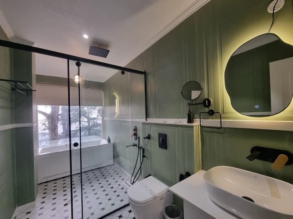 Premium Room, Balcony, Mountain View | Bathroom | Shower, hair dryer, towels, soap