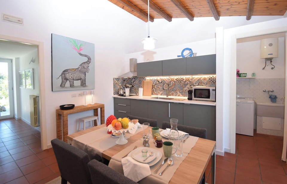 Autumn, Dining Room, Kitchen, Other Room, Spring, Summer, Winter