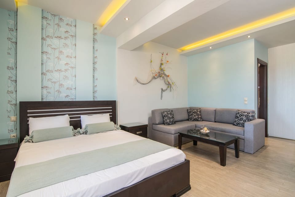 Studio Suite, Balcony, Sea View | In-room safe, free WiFi, bed sheets