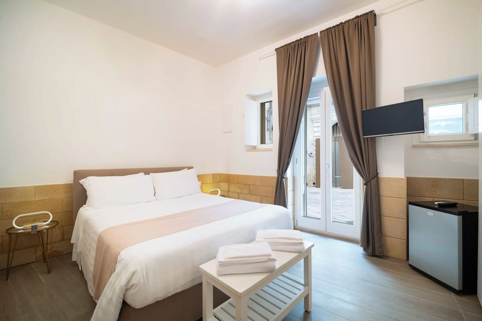 Basic Room, City View | Desk, soundproofing, iron/ironing board, free WiFi