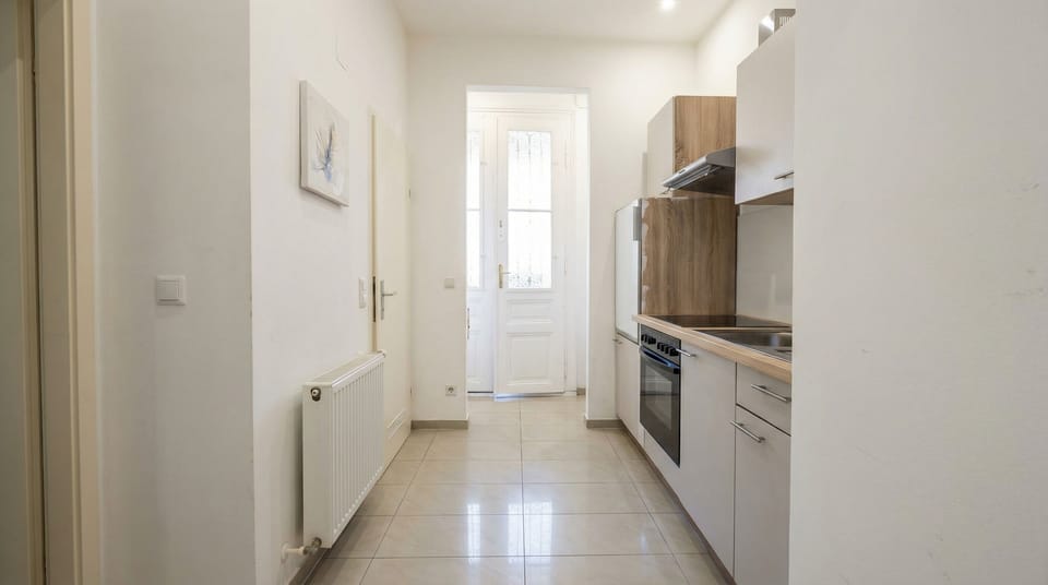 Basic Apartment | Private kitchen